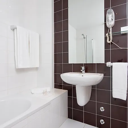 Stay Hotel Leiria Centro Otel 3*